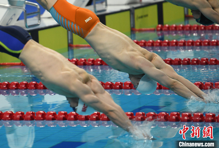 本次全国游泳冠军赛进入第二竞争日，覃海洋以