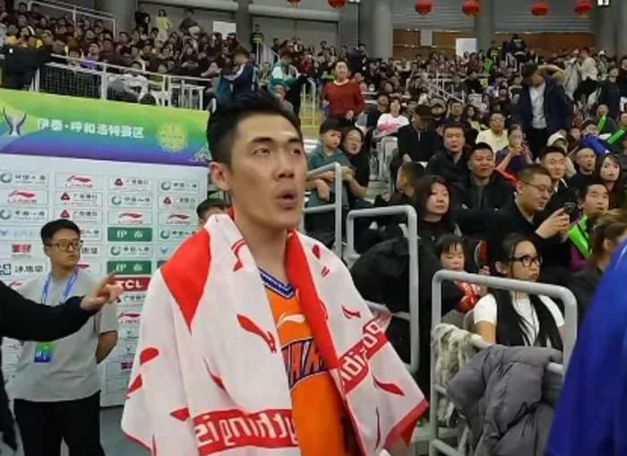 上海男篮主场力克青岛 三