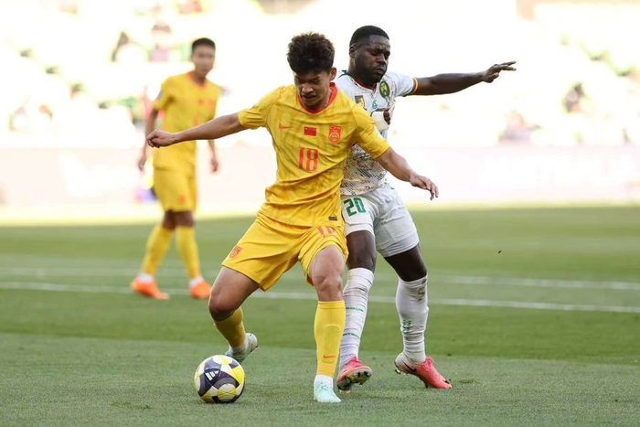 中国男足0-2负喀麦隆 输得有价值引热议