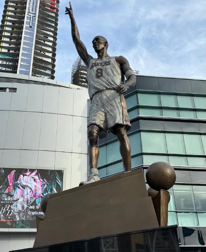 四星锁定名人堂 詹姆斯库里杜兰特约基奇成必入