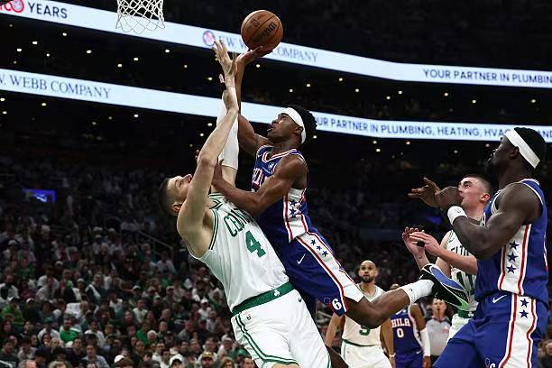 凯尔特人轻取76人，埃奇库姆表现低迷引关注