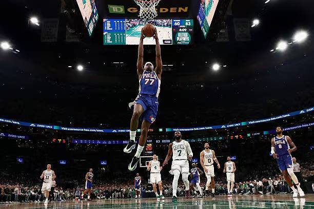 凯尔特人轻取76人，埃奇库姆表现低迷引关注