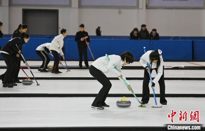 长春再度成为吉林省青少年冰壶的聚焦点：2024